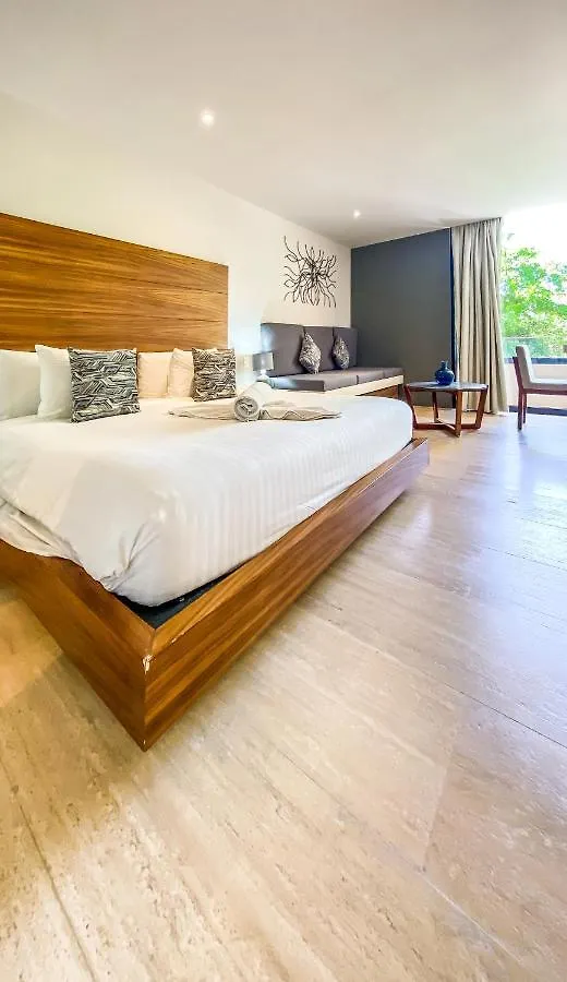 Big Studio At Kaab By The Beach With Roof Top Pool, Sauna And Jacuzzi Near Paseo Del Carmen Mall Playa del Carmen Apartment