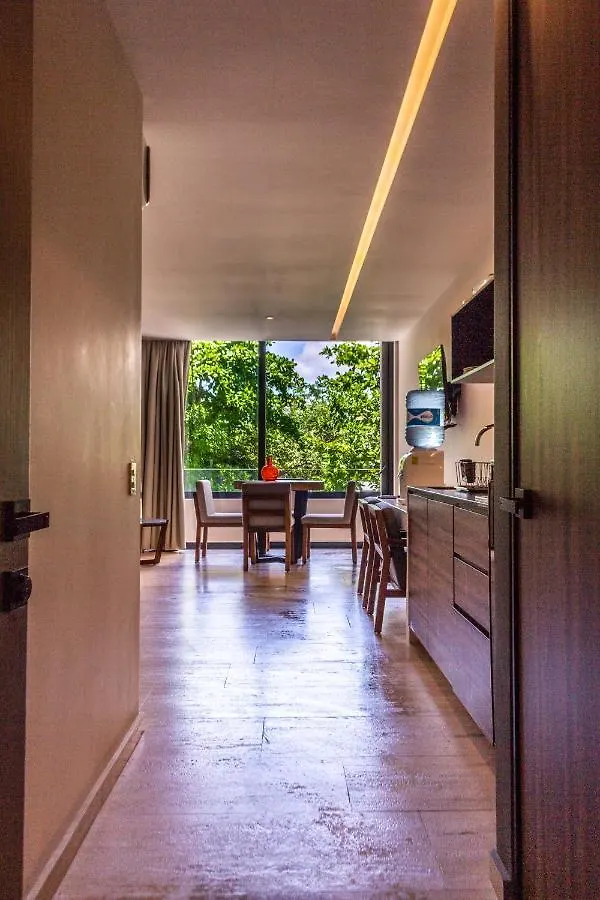 Big Studio At Kaab By The Beach With Roof Top Pool, Sauna And Jacuzzi Near Paseo Del Carmen Mall Playa del Carmen Apartment