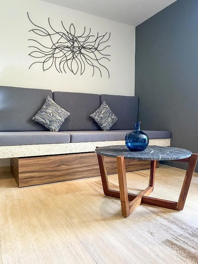 Big Studio At Kaab By The Beach With Roof Top Pool, Sauna And Jacuzzi Near Paseo Del Carmen Mall Playa del Carmen
