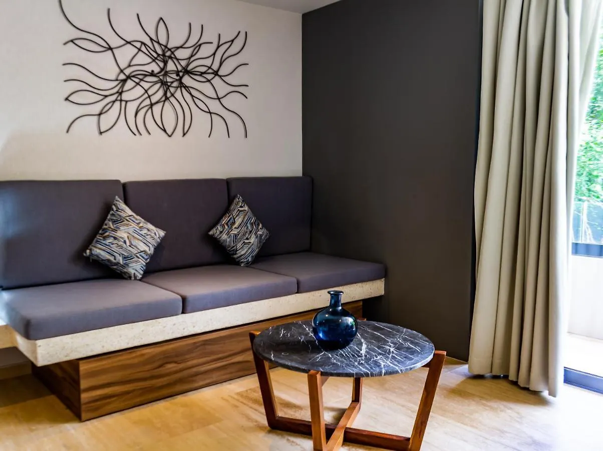 Big Studio At Kaab By The Beach With Roof Top Pool, Sauna And Jacuzzi Near Paseo Del Carmen Mall Playa del Carmen