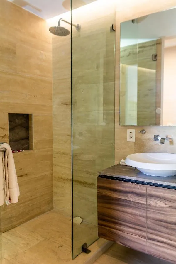 Big Studio At Kaab By The Beach With Roof Top Pool, Sauna And Jacuzzi Near Paseo Del Carmen Mall Playa del Carmen